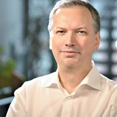 Porträt von Prof. Dr. med. Hartmut Göbel, Kopfschmerzexperte und Gründer der Schmerzklinik Kiel