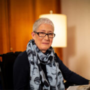Gabi Faust im Porträt während eines Interviews über ihr Leben mit CIDP